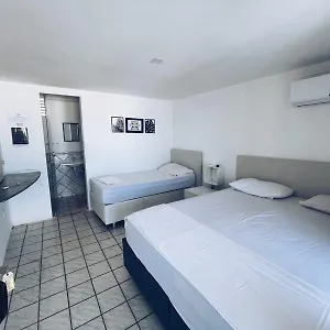 Hostal E